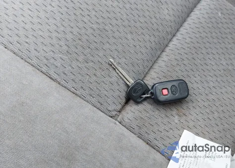 2004 Toyota Camry Le from USA, damaged, VIN 4T1BE32K04U889113